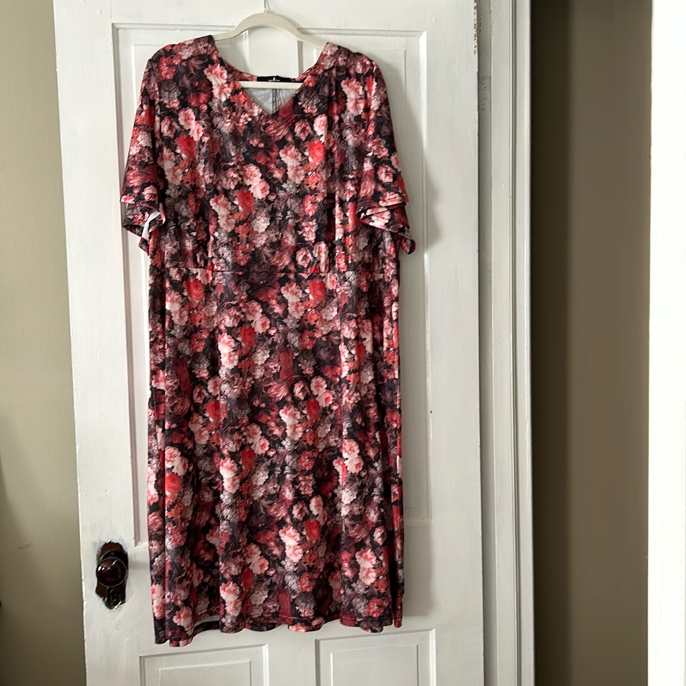 Flower detail dress!